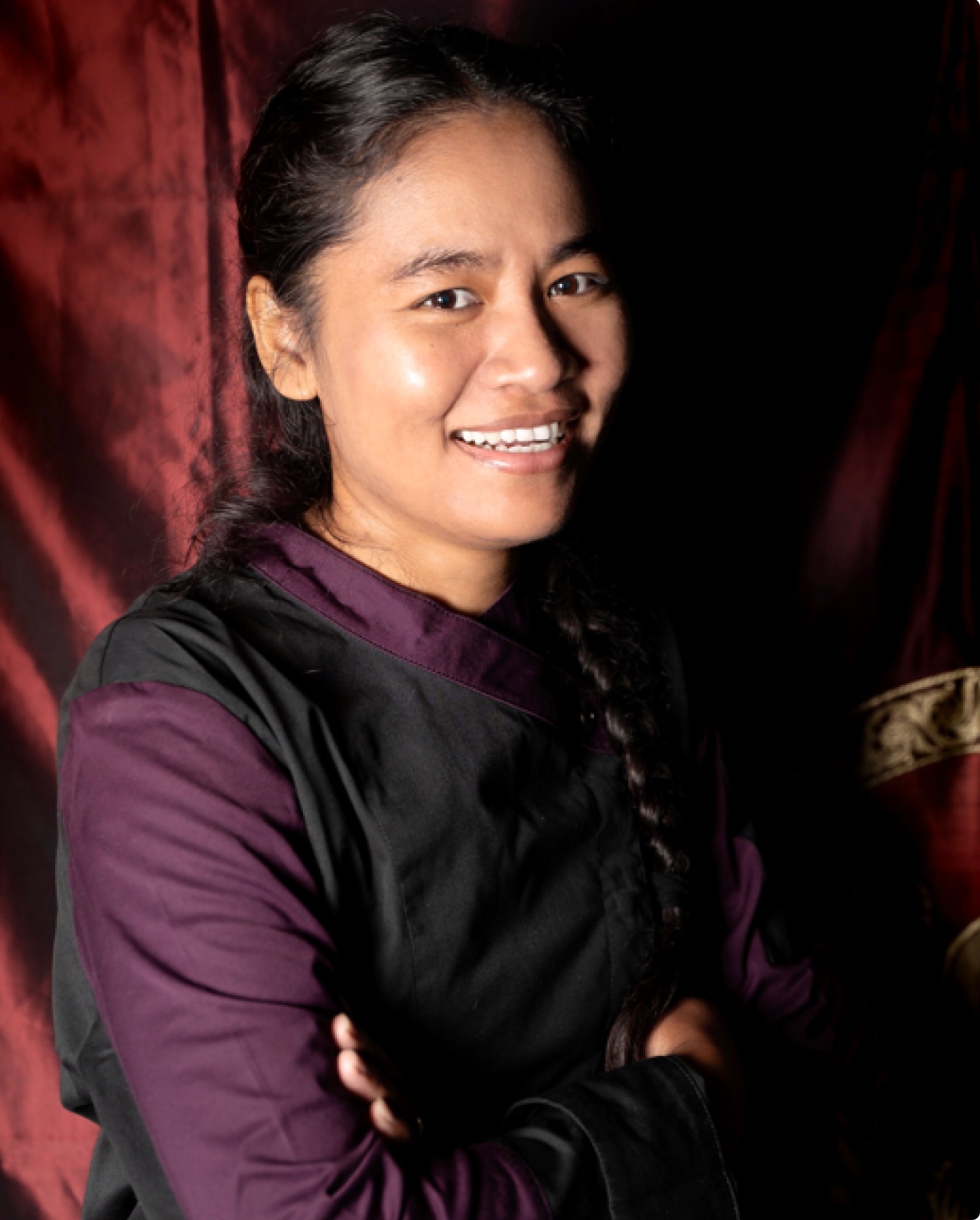 Porträt von Gin Eymann, Köchin und Inhaberin von KubusKüche. 